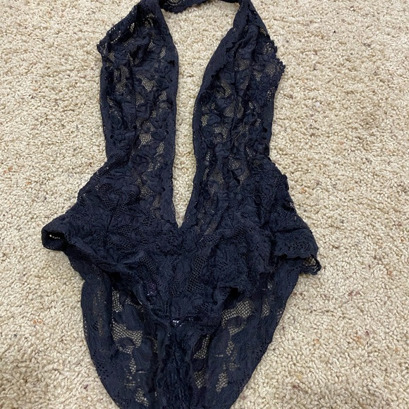 Adore Me Bodysuit Womens Medium Black Lace Halter Plunge Lingerie Teddy - Picture 3 of 5